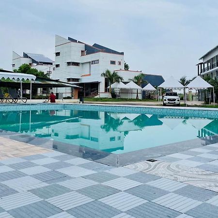 Kevadia Vasant Vihar Resort מראה חיצוני תמונה