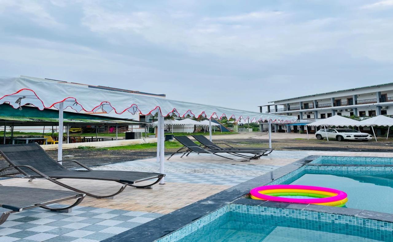 Kevadia Vasant Vihar Resort מראה חיצוני תמונה