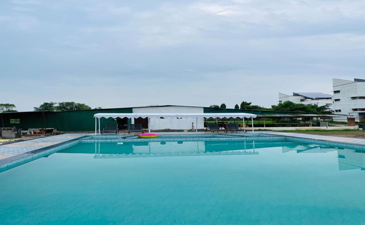 Kevadia Vasant Vihar Resort מראה חיצוני תמונה
