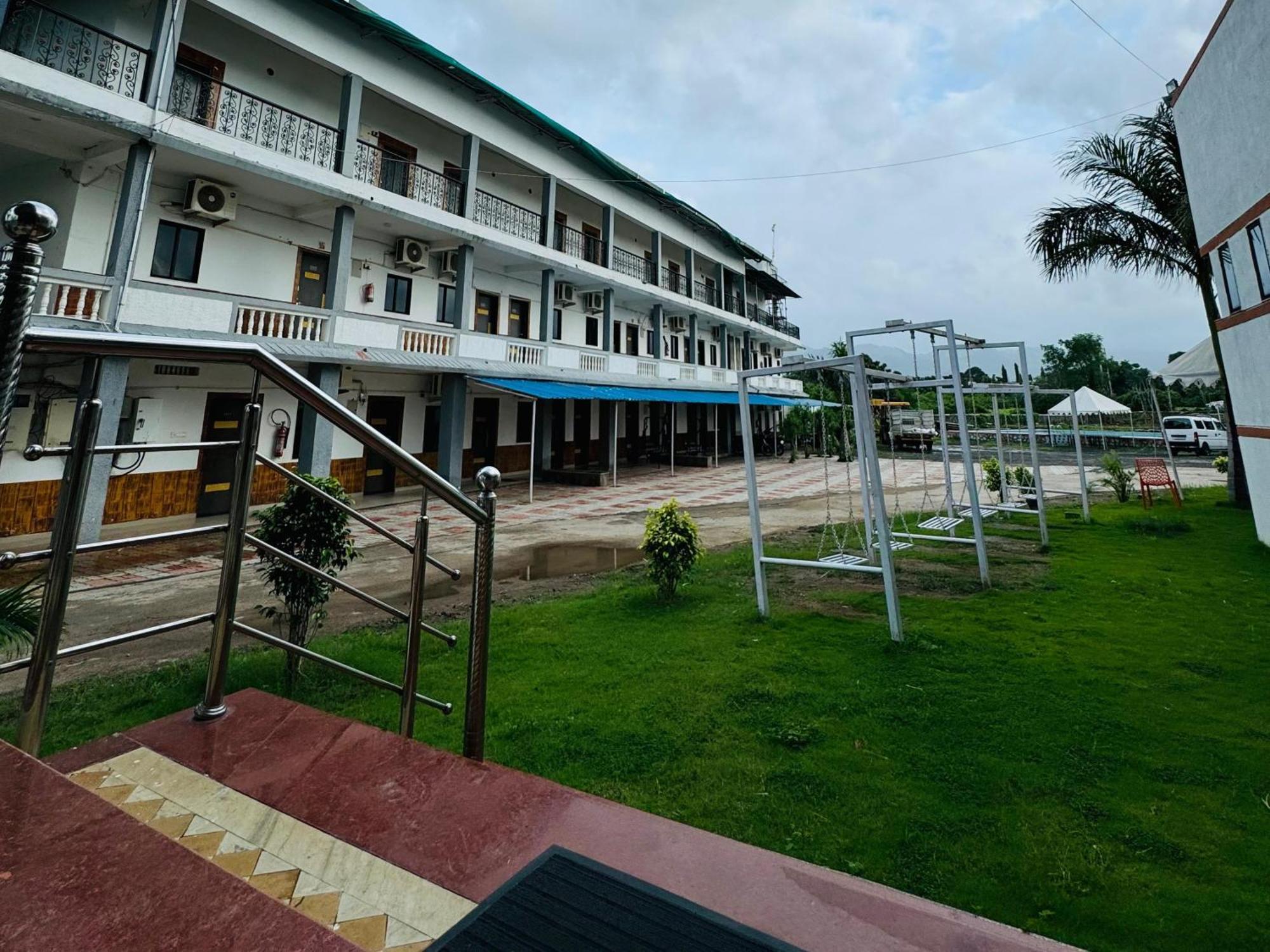 Kevadia Vasant Vihar Resort מראה חיצוני תמונה